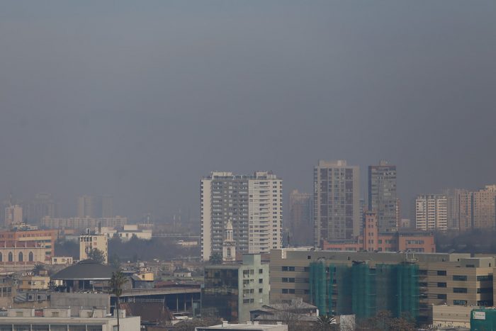Preemergencia ambiental: catalíticos terminados en 3 y 4 no podrán circular este lunes en Santiago