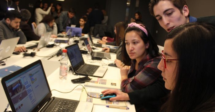 Una nueva forma de aprender: Profesores enseñarán a sus alumnos a programar desde 1º Básico