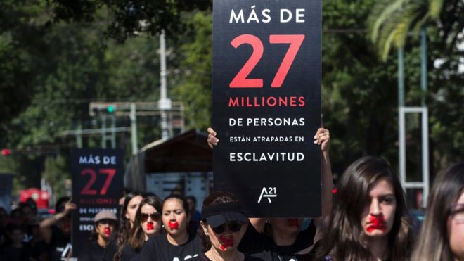 Qué hacen Chile y Colombia para ser los únicos de América Latina que cumplen requisitos en la lucha contra el tráfico de personas