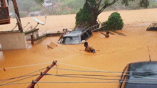Al menos 300 muertos y miles de damnificados por un deslave y fuertes lluvias en Sierra Leona