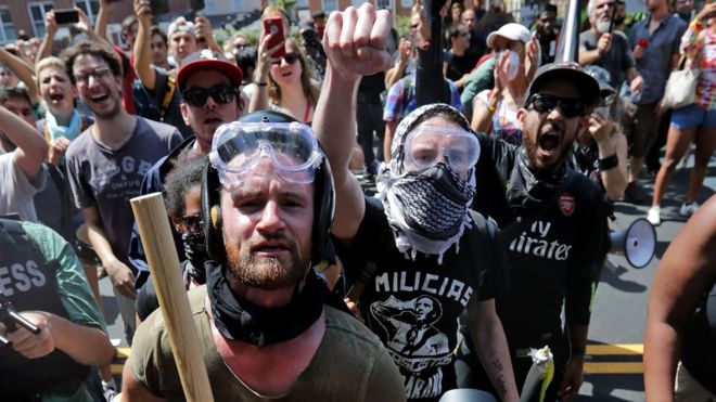 Qué es Antifa, el grupo que está en pie de guerra contra los supremacistas blancos en Estados Unidos