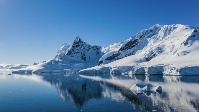 Lava bajo el hielo: el asombroso descubrimiento de más de 90 volcanes en la Antártica