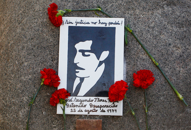 [FOTOS] Conmemoración del Día Nacional e Internacional del Detenido Desaparecido en el Cementerio General