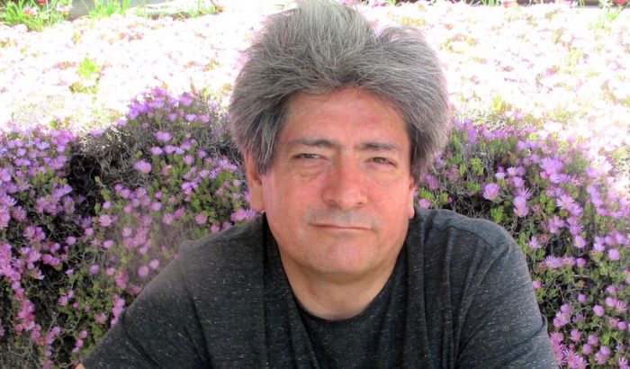 Mauricio Electorat, escritor: “Chile es su poesía y no otra cosa”