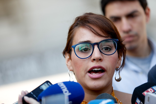 Karina Oliva (FA): “Guillier no es capaz de liderar su coalición para levantar un programa de transformación”