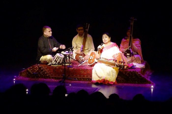 Concierto gratuito Krishna Chakravarty «Gran maestra del sitar de India» en Teatro San Joaquín
