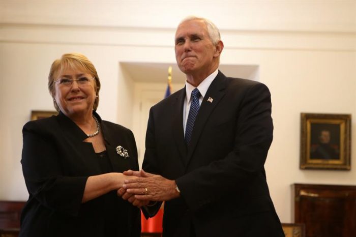 [FOTOS] La llegada del vicepresidente de EE.UU. Mike Pence a Chile y su reunión con Bachelet