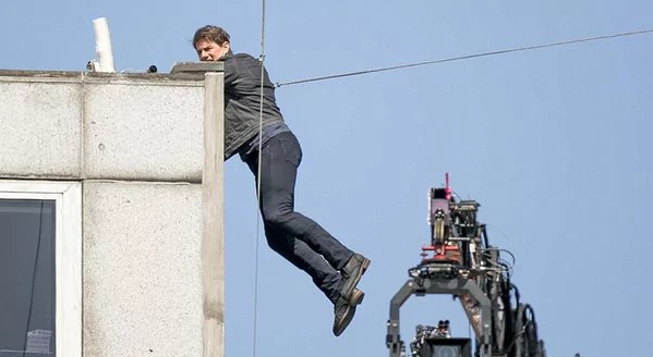 [VIDEO] Tom Cruise queda herido tras el rodaje de una escena de «Misión Imposible 6»
