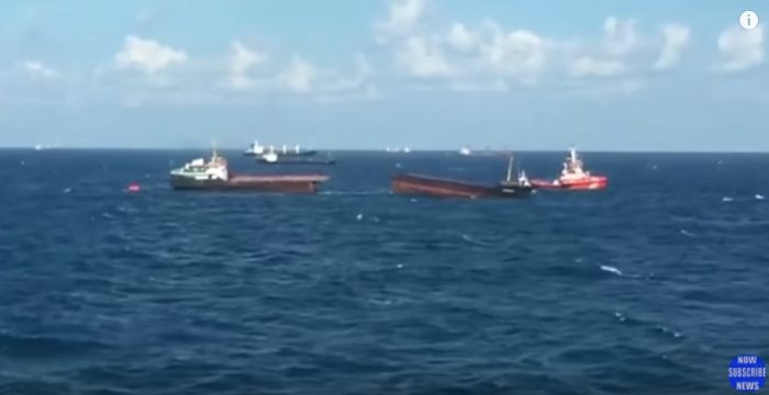 [VIDEO] Buque de carga se parte por la mitad en las costas noroeste de Turquía
