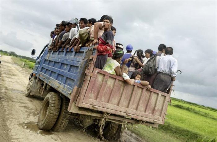 Un centenar de muertos y decenas de refugiados dejan ataques de la minoría rohinyá en Birmania