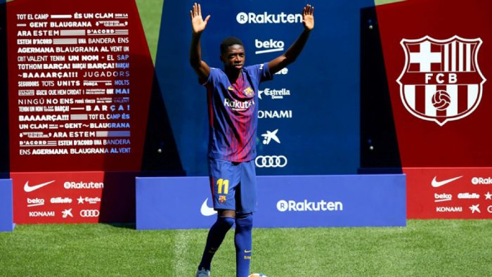 [VIDEO] El error de Dembélé, nuevo fichaje del Barcelona, dominando el balón durante su presentación en el Camp Nou