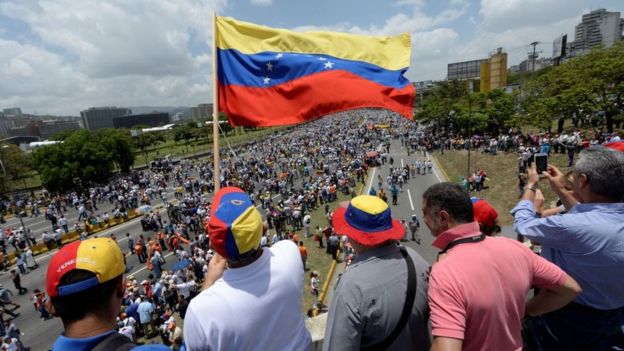 Venezuela: gestión de Maduro tiene 17 % de apoyo popular, según encuestadora Datanálisis