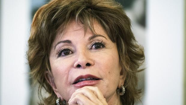 Isabel Allende celebra despenalización del aborto: «Las mujeres tienen que ganar su espacio a patadas»