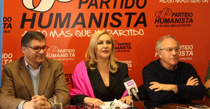 Pamela Jiles enfrenta críticas a su candidatura: «no llegué desde un paracaídas a hacer solo campaña»