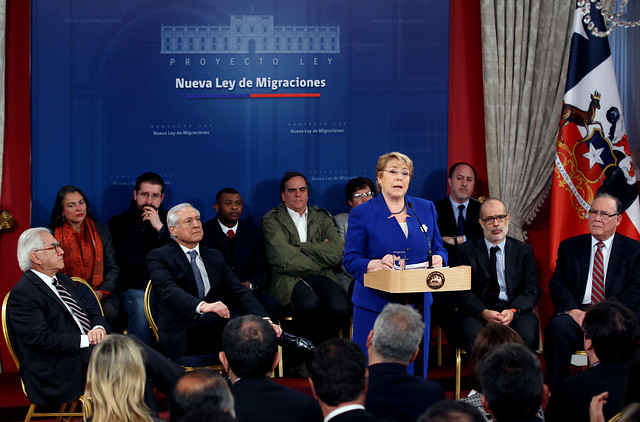 La Moneda pone suma urgencia al proyecto de ley de migraciones