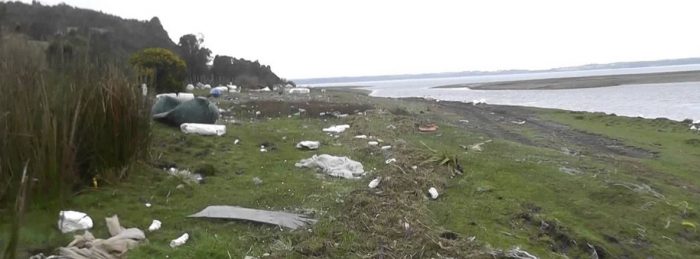 Chiloé se ahoga en plumavit y basura