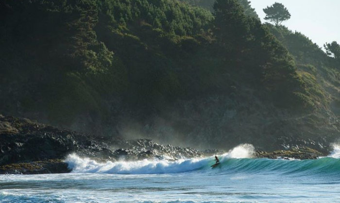 Banqueros de Sanhattan hambrientos de adrenalina están detrás del boom del surf en Chile