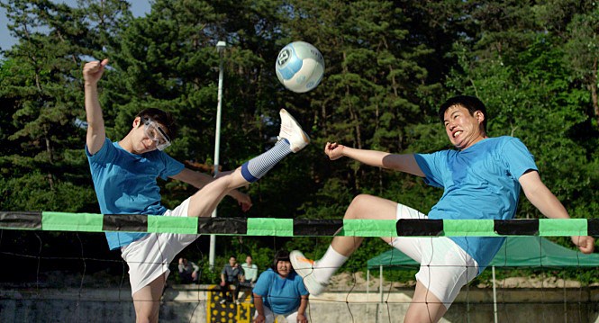 [VIDEO]  Jogku: el deporte coreano que combina voleibol con fútbol