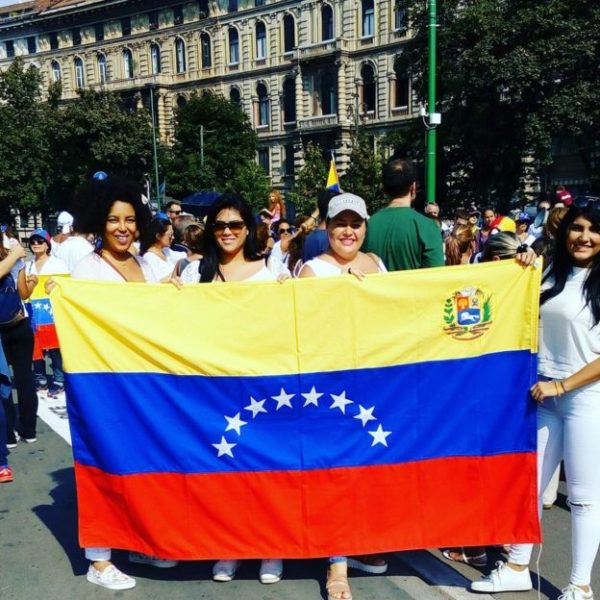 Gobierno permitirá ingreso al país de venezolanos sin documentos para «reunificación familiar»
