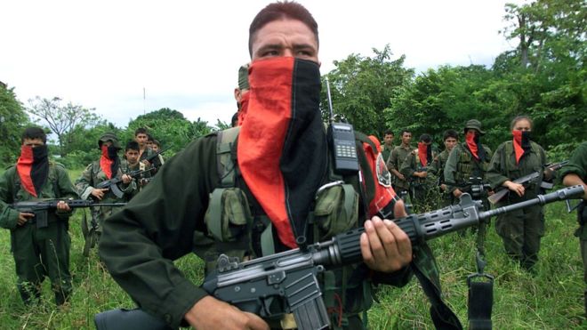 Hijos de la revolución cubana y católicos: cómo es la guerrilla colombiana del ELN y qué la diferencia de las FARC