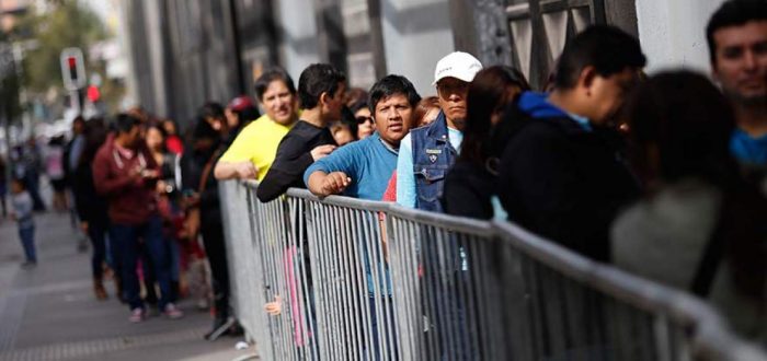 Expertos aseguran que Chile debe entender la inmigración como una oportunidad