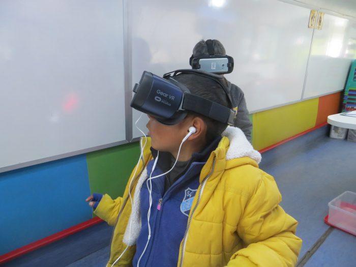 Alumnos con discapacidades auditivas mejorarán su experiencia de aprendizaje utilizando realidad virtual