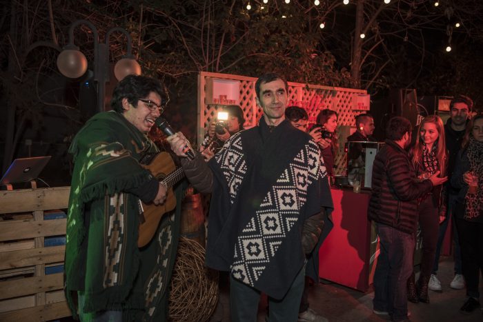 Artes y Sabores llenó la noche de tradiciones chilenas
