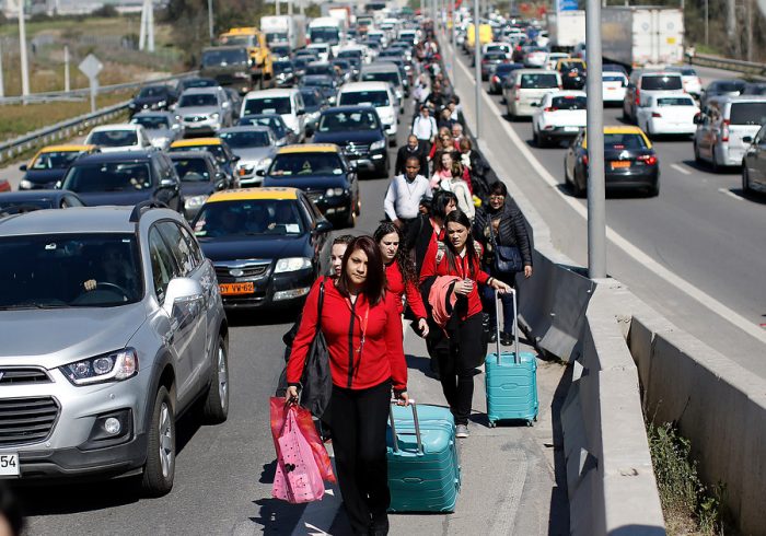 Muere turista brasileño que intentó llegar a pie al aeropuerto para sortear bloqueo de taxistas