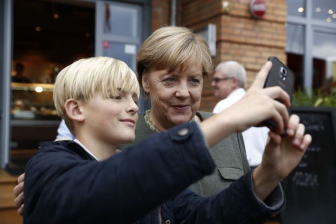 ¿Cómo ha logrado Angela Merkel mantenerse por tantos años en el poder?