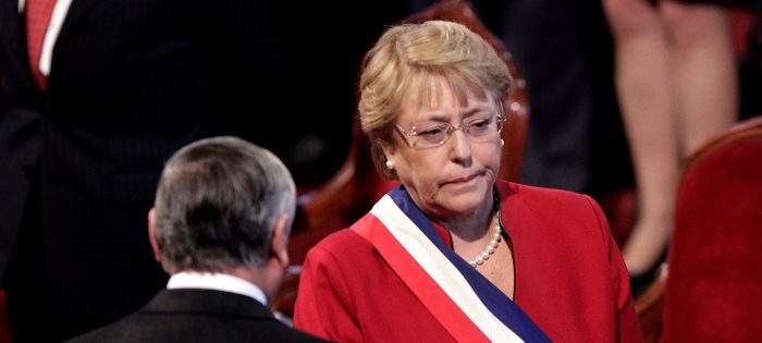 El mundo al revés: RN acusa al gobierno de «opacar» Te Deum Evangélico que terminó en encerrona a Bachelet
