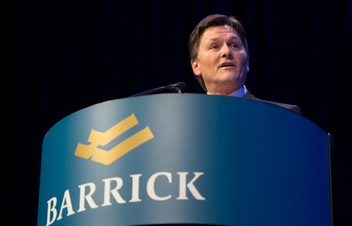 Plan de reducción de deuda de Barrick va «muy bien encaminado», según su presidente