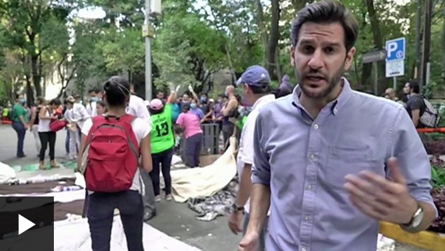 [VIDEO] La carrera contrarreloj de los equipos de rescate horas después del terremoto en México
