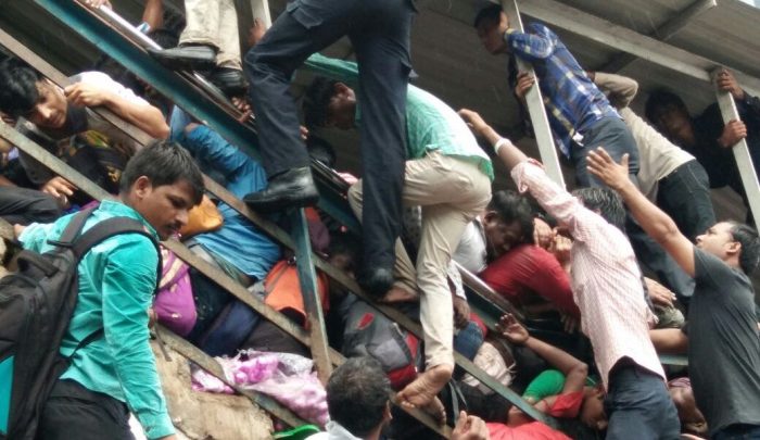 Al menos 22 muertos y alrededor de 25 heridos por estampida en India