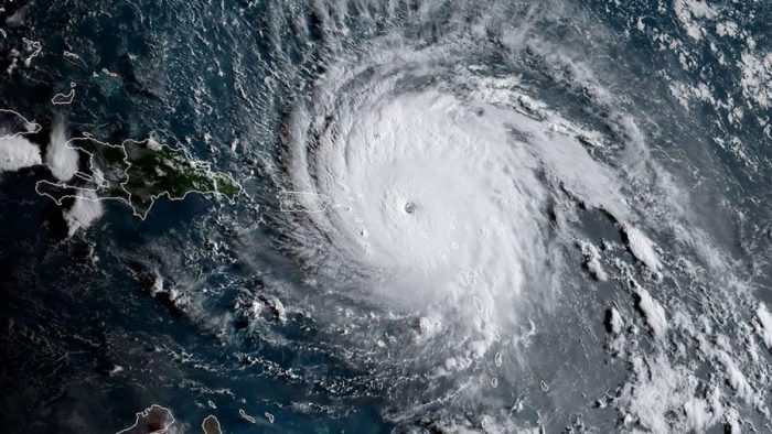 Huracán Irma pierde algo de fuerza a su llegada al sur de Bahamas