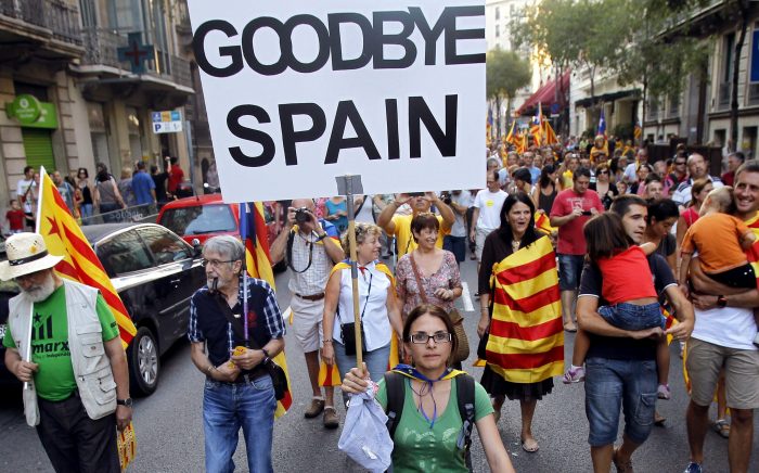 España: ministro de Economía plantea ofrecer dinero a Cataluña si desiste de la independencia