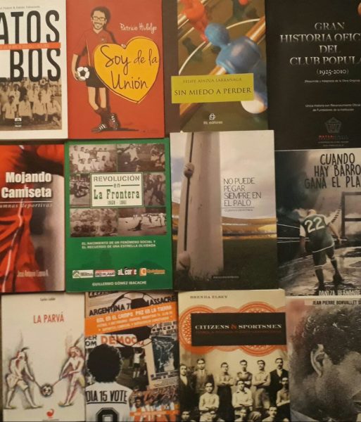 Feria de libros de fútbol en Campus Santiago de la U. de Valparaíso