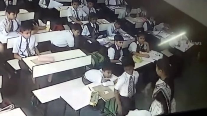 [VIDEO] Profesora golpeó 40 veces a su alumno por no decir “presente”