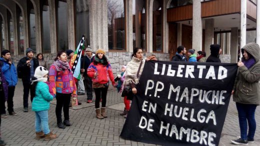Trasladan a hospital a comuneros mapuche que llevan 106 días en huelga de hambre
