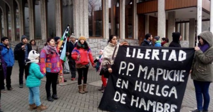 Informe del Colegio Médico advierte que radicalización de huelga de hambre de comuneros mapuches acusados de terroristas escala al punto de “riesgo vital”