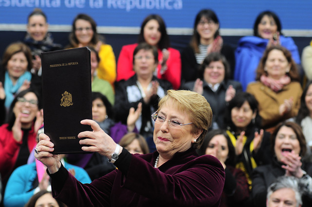 Cadem: aprobación de Bachelet continua en alza y alcanza un 32%