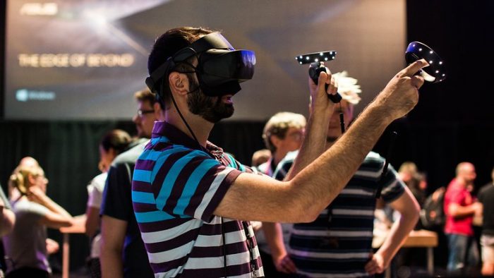 Más allá del VR: presentan dispositivo que promete llevarte a la «Realidad Mixta»