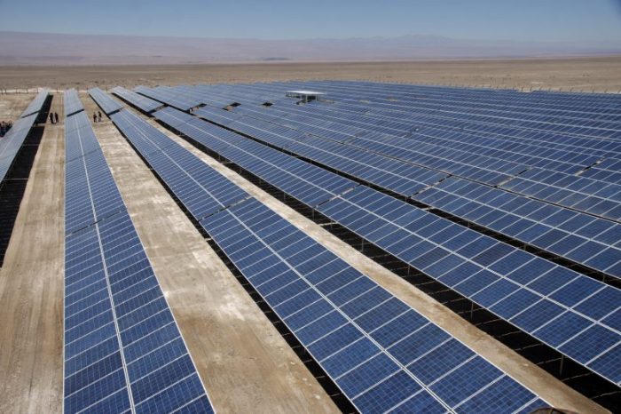 Según expertos, en 10 años Chile podría alcanzar el 70% de su energía mediante paneles fotovoltaicos
