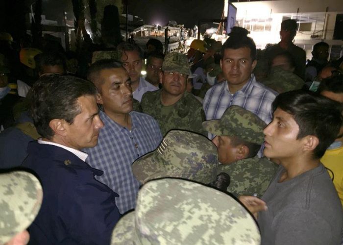 Peña Nieto pide a mexicanos calma tras terremoto mientras aumenta a 230 el número de muertos