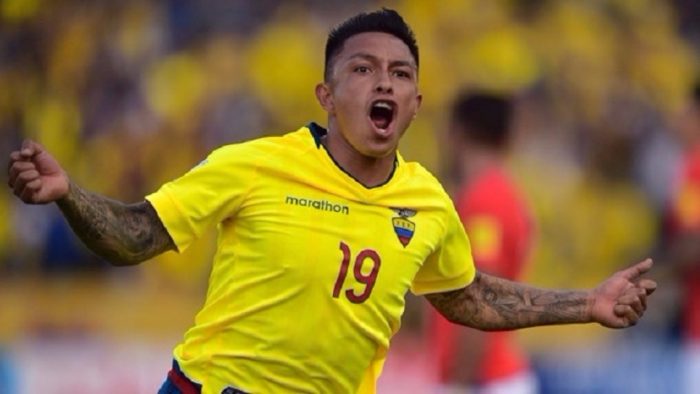 Defensa ecuatoriano asegura que partido con la Roja es una «final»