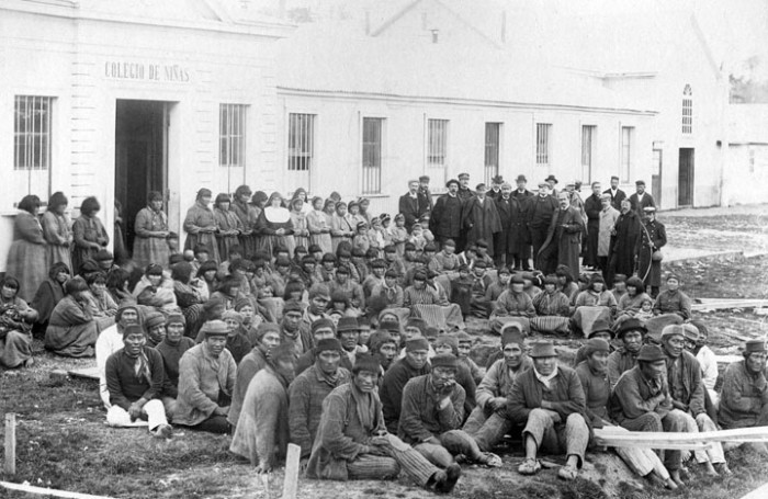 Historiador español compara la tragedia histórica del genocidio selk’nam con la sufrida por los judíos