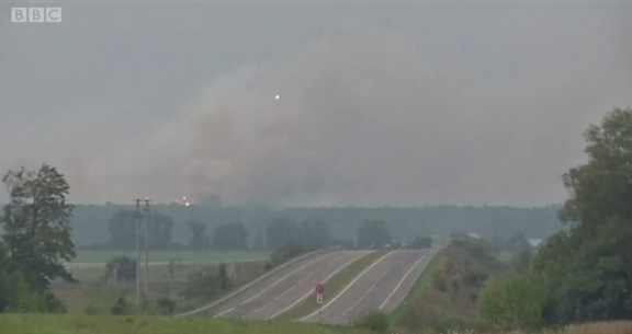 [VIDEO] La explosión de un almacén de armas provoca una evacuación masiva en Ucrania