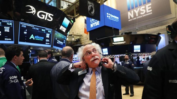 El Dow Jones, principal indicador de Wall Street, tocó por primera vez en su historia los 23.000 puntos