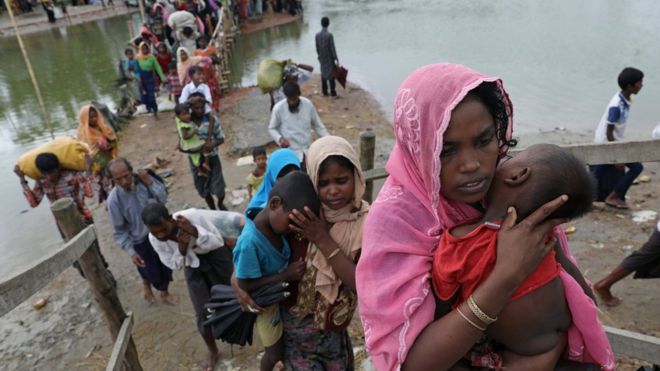 Naufraga un bote con al menos 100 musulmanes rohingya y «lleno de niños» que huían de Myanmar