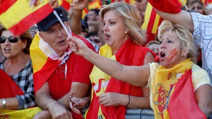 [VIDEO] «¡Somos catalanes y españoles!», el grito de centenares de miles congregados en Barcelona por la unidad de España