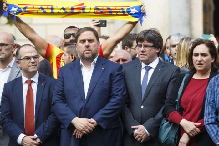 Crisis de España se agrava ante posible declaración de secesión y mercados tiritan